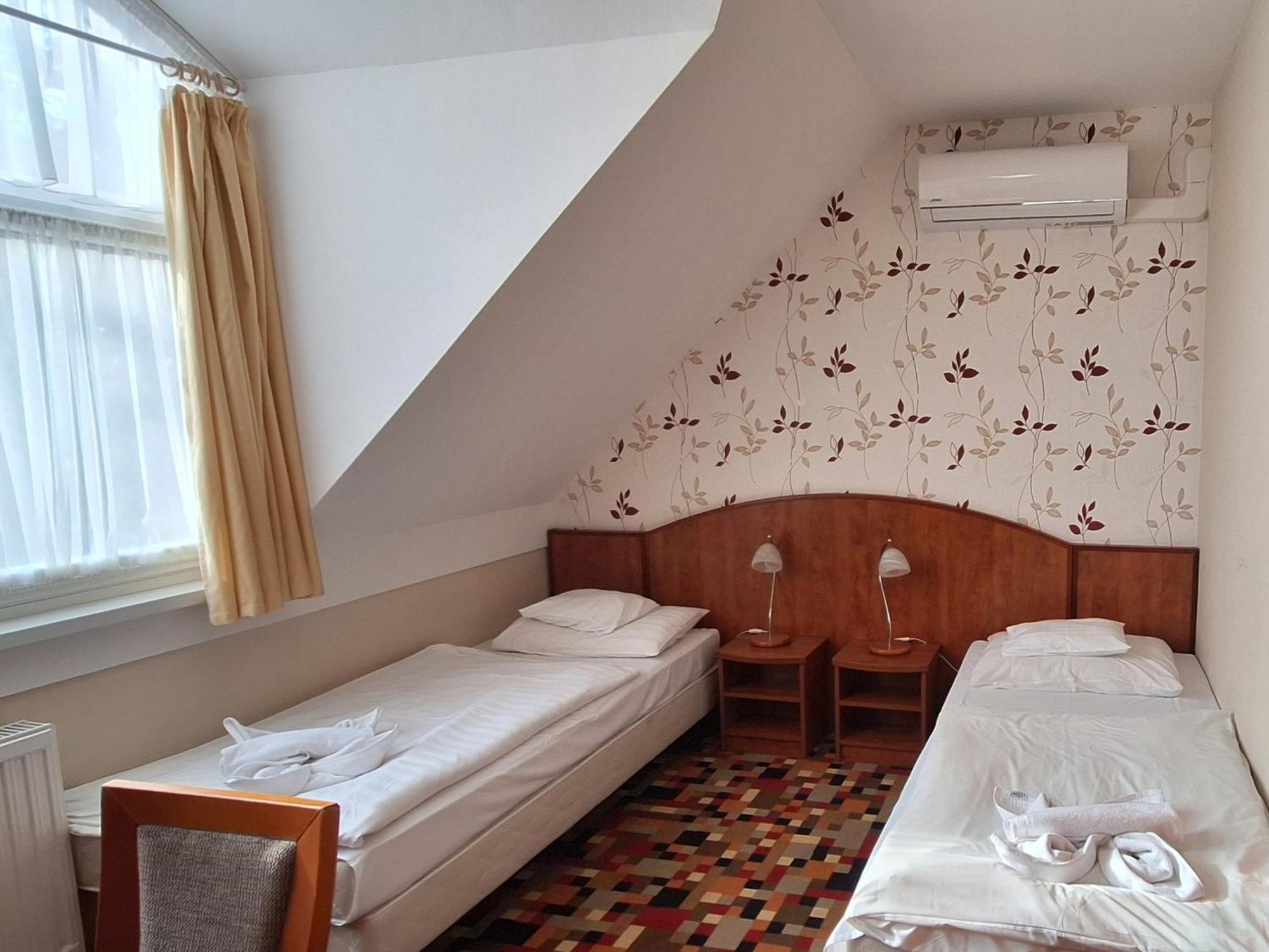 Atryum Hotel Szolnok Exterior foto